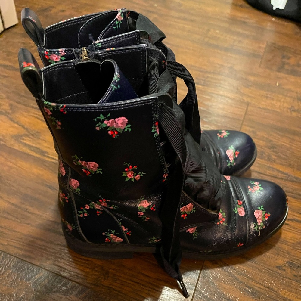 Beautiful navy blue boots with flowers